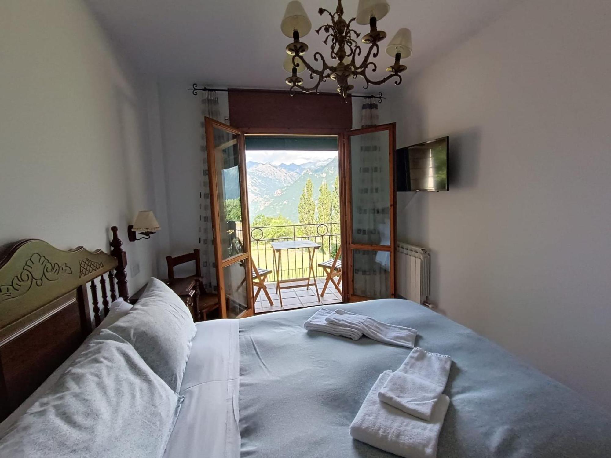 Inmocyma Mirador De Cerler -Puro Pirineo Apartment Bagian luar foto